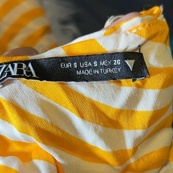 Top - Picture 2 of 4